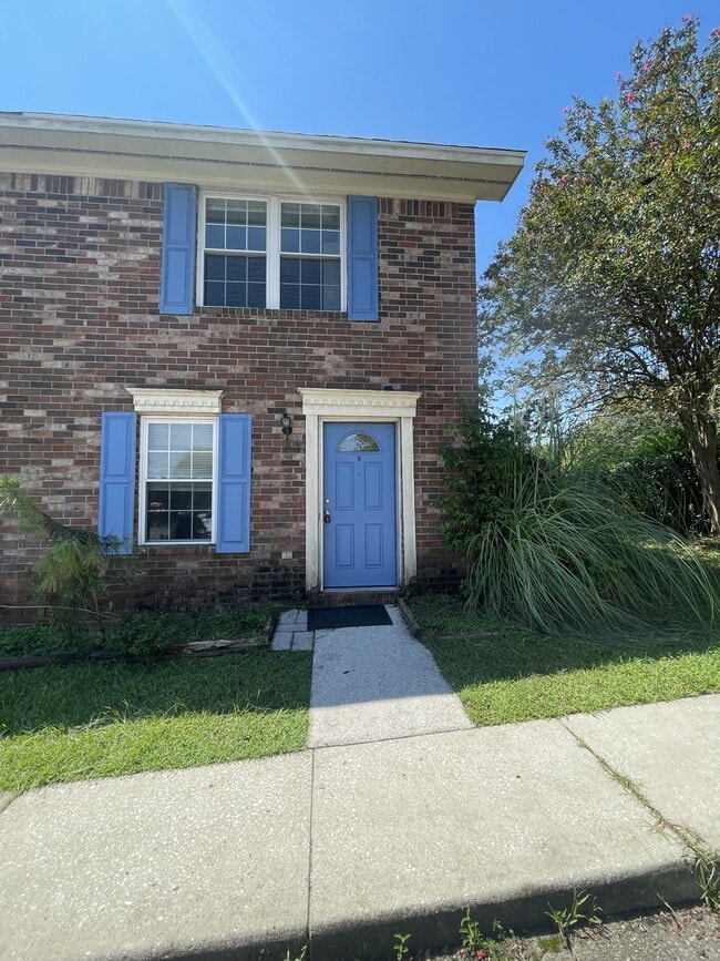Photo - 150 Rahway Rd Townhome