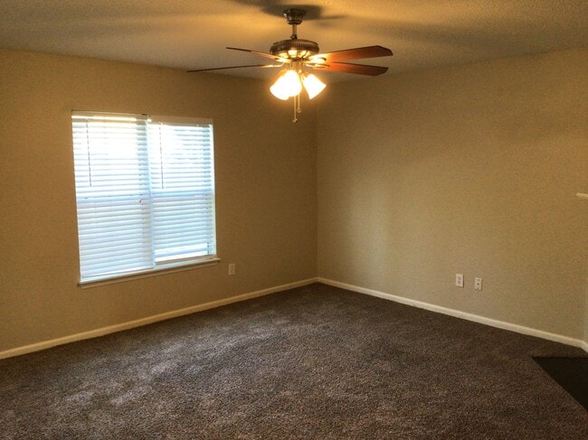 Photo - 103 Lakewood Dr