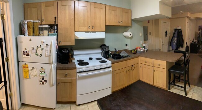 Photo - 884 Huntington Ave