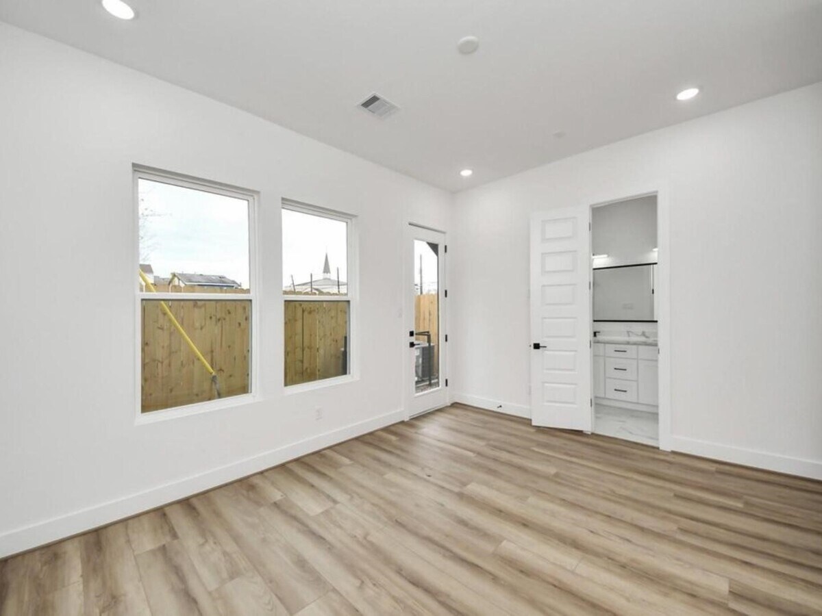 Photo - 3915 Tuam St Unit B1