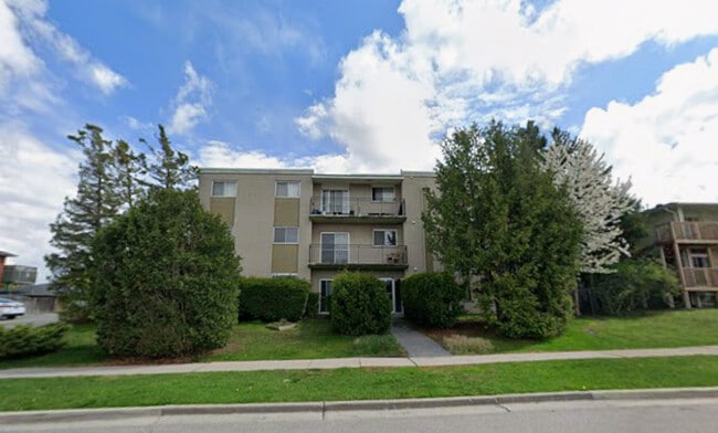 Building Photo - 135 Chandler Dr