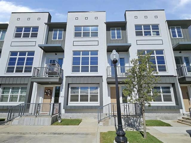 Building Photo - 13325 Bee St Unit 406