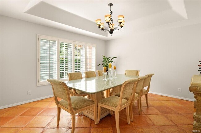 Photo - 1827 Barry Ave