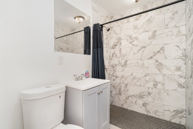 Photo - 221 Duxbury Ave