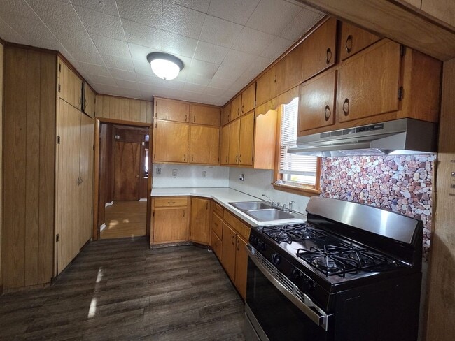 Photo - Spacious 3-Bedroom Private Home with Fenced Backyard in a Great Trenton Neighborhood