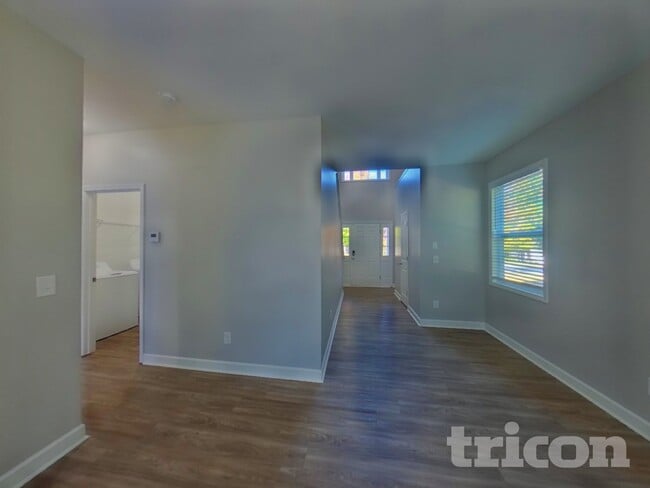 Photo - 806 Simones Ct