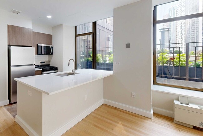 10 Hanover Square