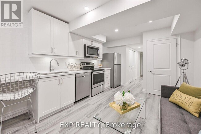 Photo - 922 Logan Ave