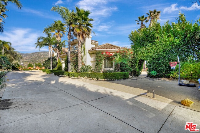 Photo - 27425 Calicut Rd