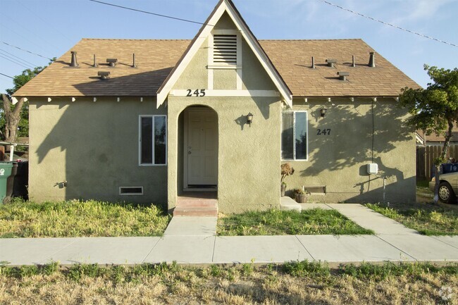 Building Photo - 245 W San Joaquin Ave Rental