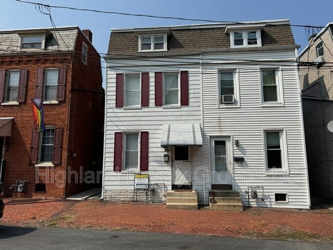 Photo - 911 Blunston St House