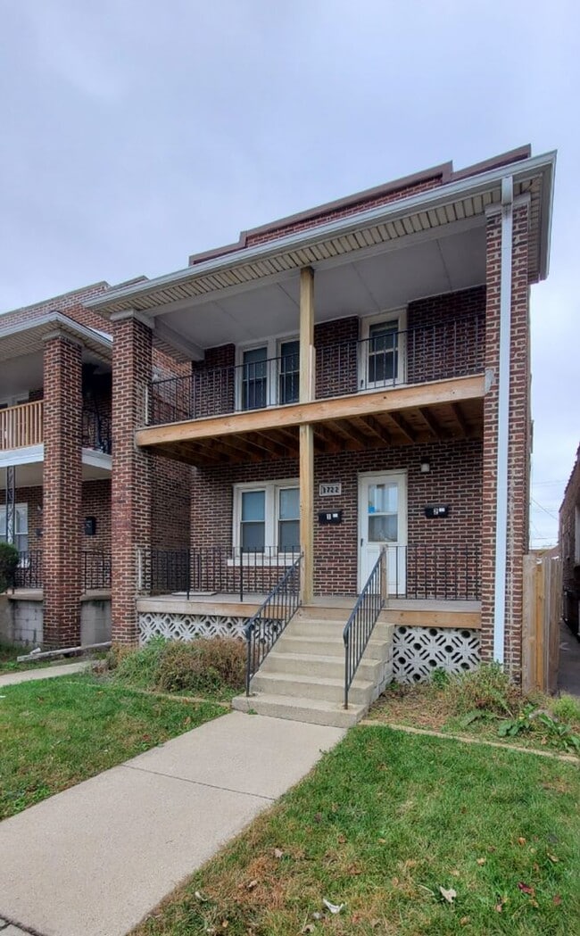 Renovated 2 Bedroom 1 Bathroom In East Chi... - Renovated 2 Bedroom 1 Bathroom In East Chi... Townhome