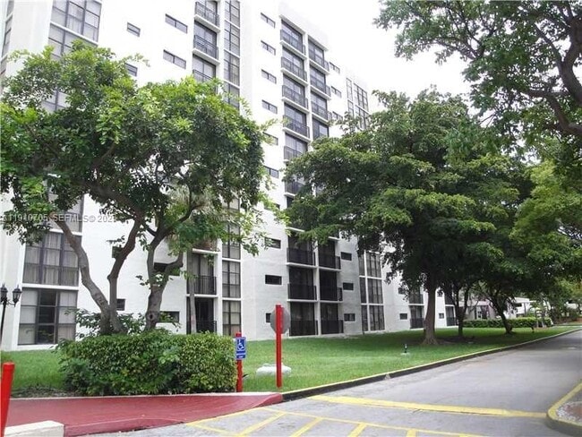 Photo - 17021 N Bay Rd Unit 104