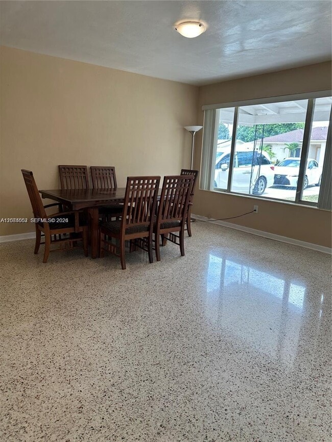 10500 NW 28th Ct