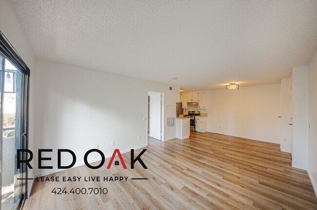 Photo - 11817 Victory Blvd Unidad 205