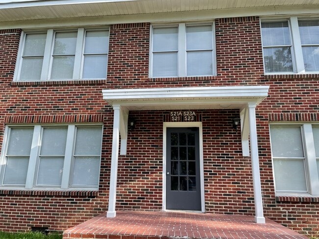 Building Photo - South Highlands Apartment, All Appliances ...