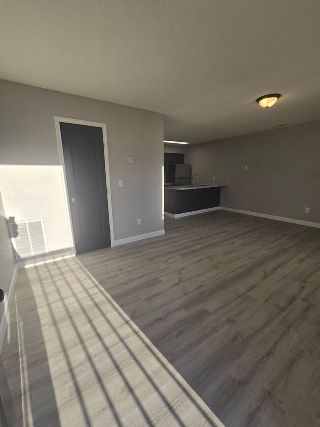 Photo - 2 Bedroom , 1 Bathroom Apartment! Unidad 33 Osage Ridge Rd #6