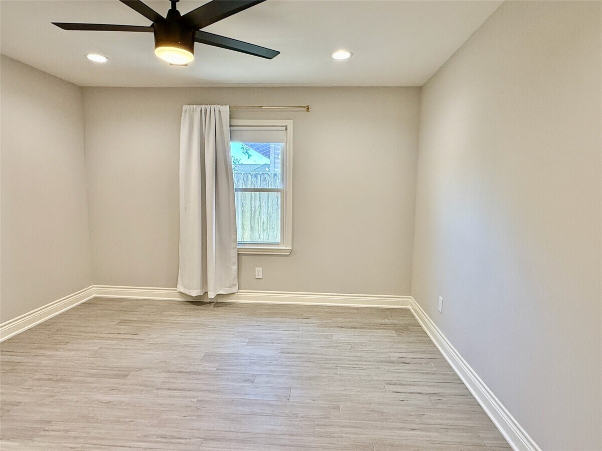 Photo - 708 Crown St