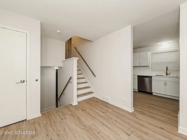 Photo - 9433 S Burnside Ave Casa