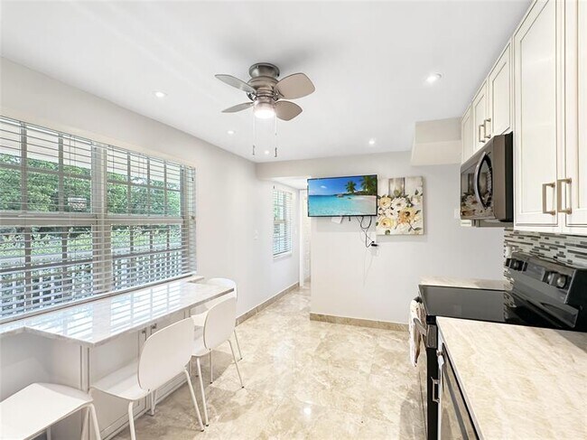 Photo - 3505 Oaks Way Apartamento Unidad 310