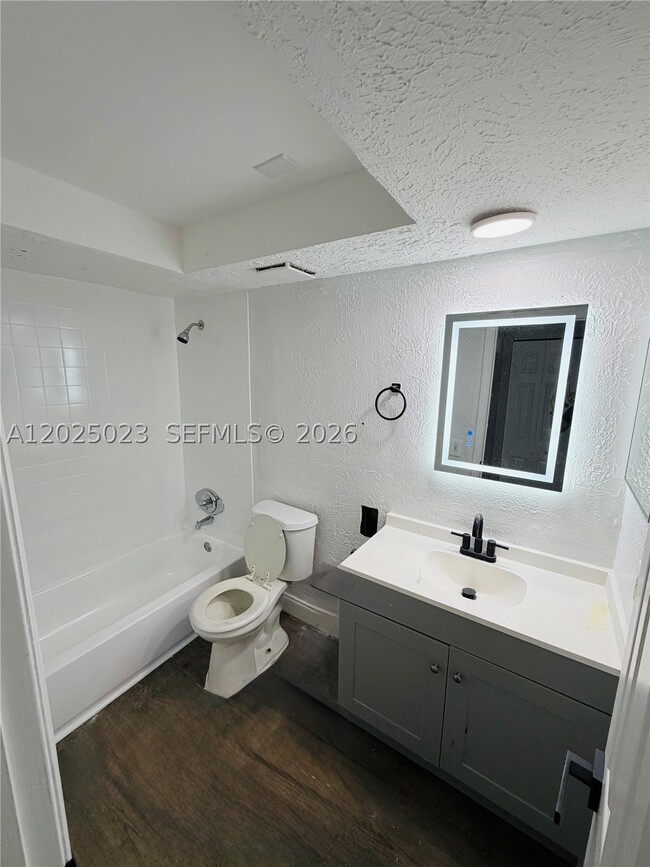 Photo - 351 NW 42nd St Unit 208