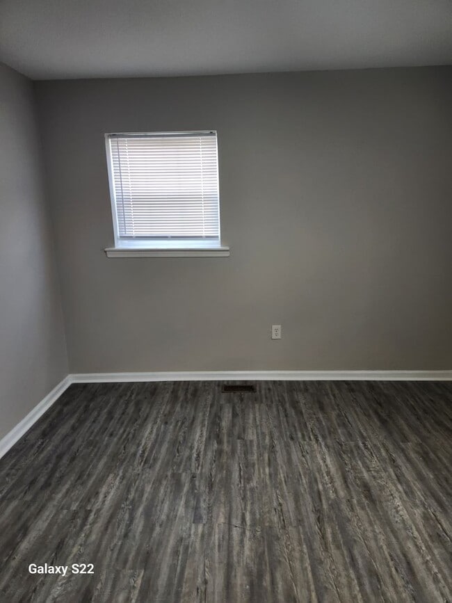 Photo - Two Bedroom, One Bath Apartment for Rent Unit 1718 Windsor