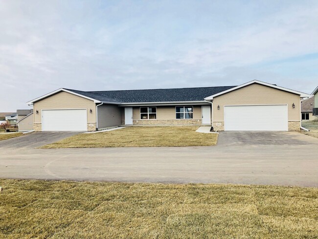 Building Photo - Modern Elegance Beckons at Summerland Park... Rental