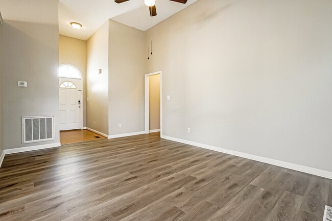 Photo - 7137 Spanglers Spring Way