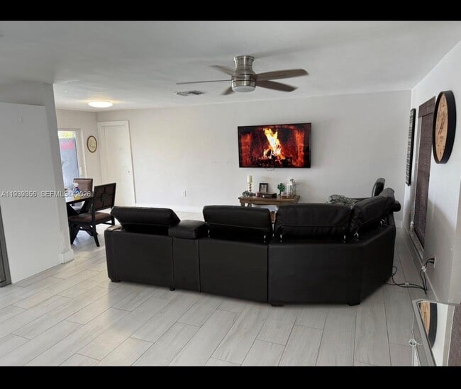 Photo - 2101 NW 84th Way