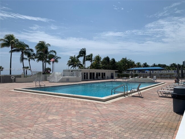 Photo - 5005 Collins Ave Unit 1423