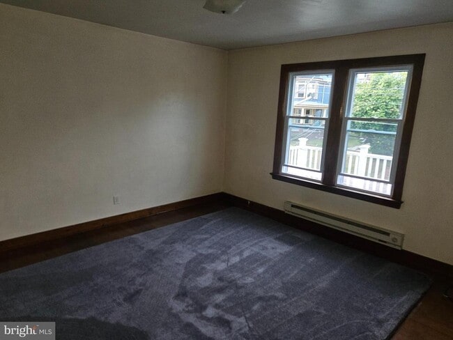 Photo - 521 E Broad St Unit APT 2