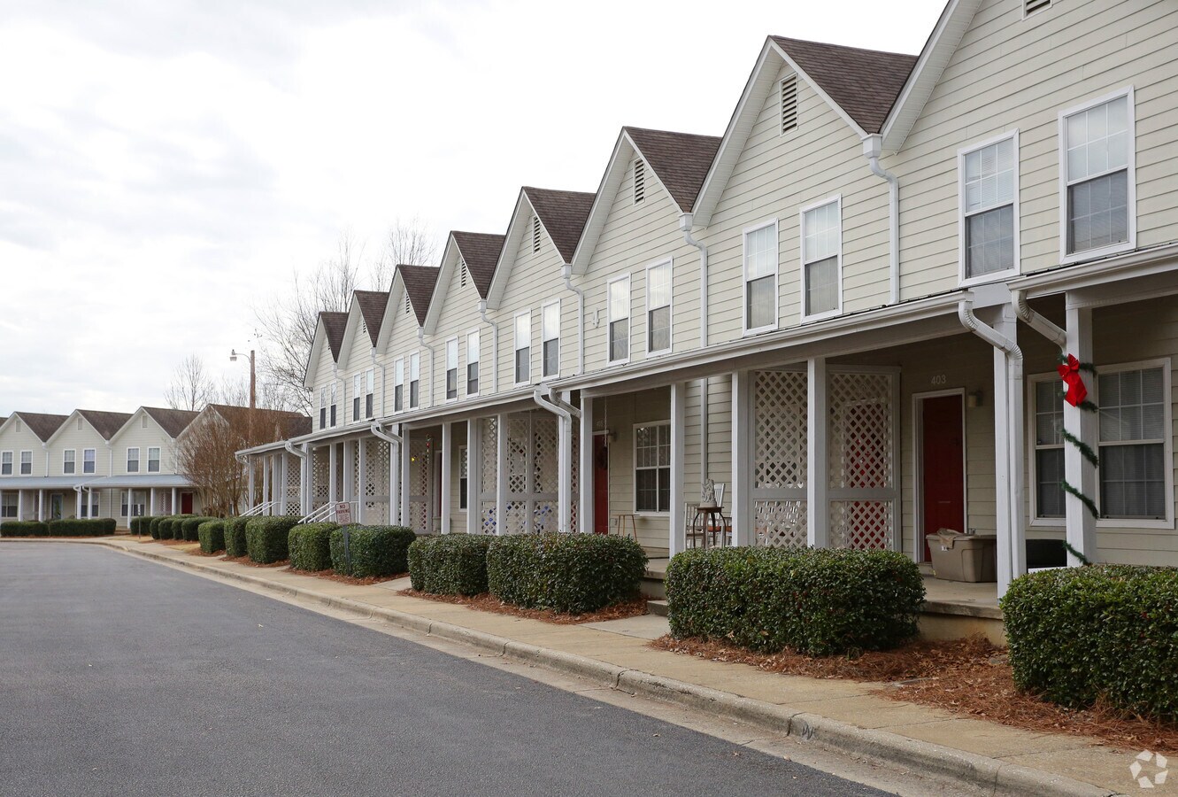 Photo - Darden Oaks Townhomes & Apartments