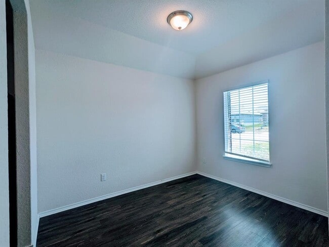 Photo - 121 Dylan Dr