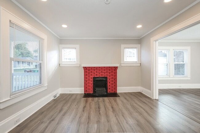 Photo - 1613 N Hamilton St