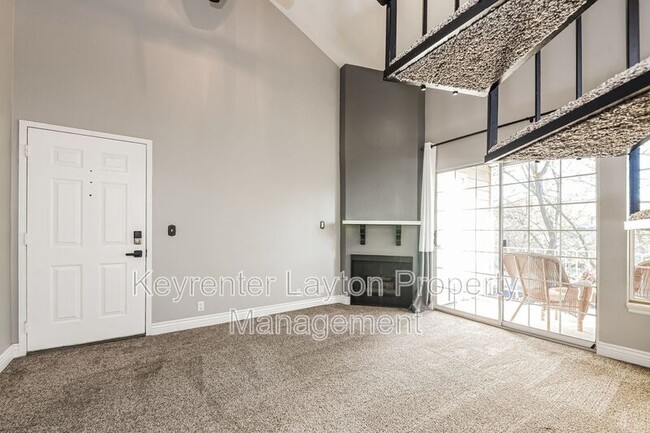 Photo - 650 S Main St