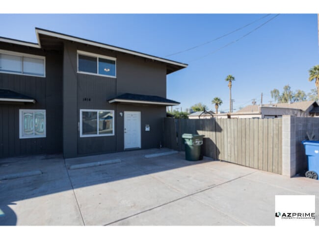 Building Photo - $1,725 OFF 1ST MONTH'S RENT WITH A 13-MONTH LEASE SIGNED MOVE-IN SPECIAL, WITH $80 MONTHLY WATER UTI