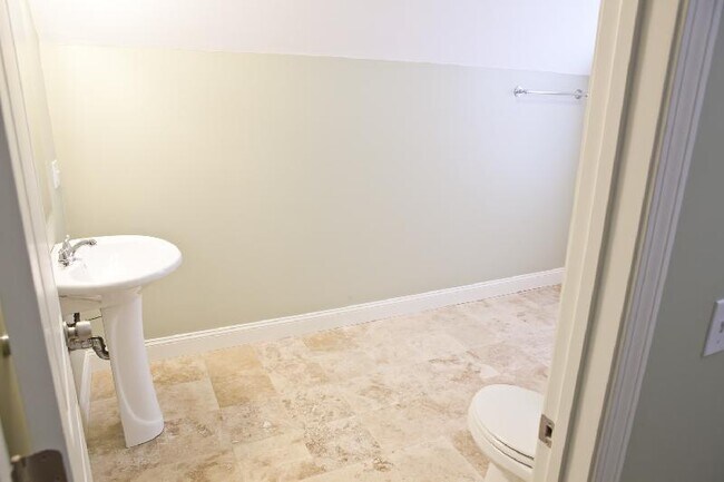 Photo - 17 Imrie Rd Unit 1