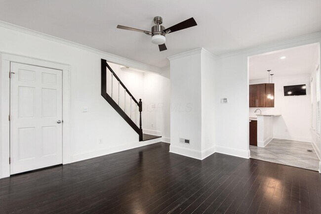 Photo - 106 E Gates St