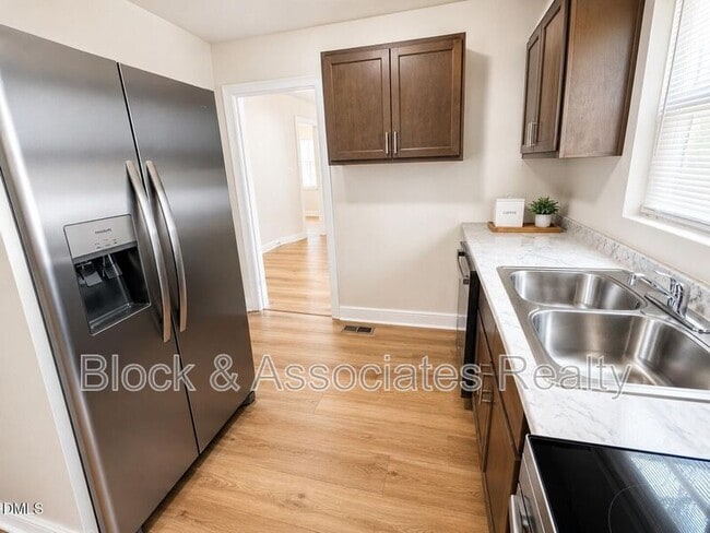 Photo - 1111 South St