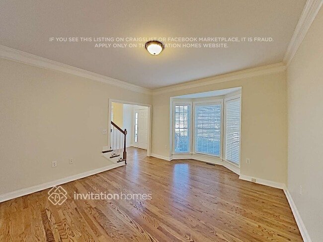 Photo - 12127 Willingdon Rd