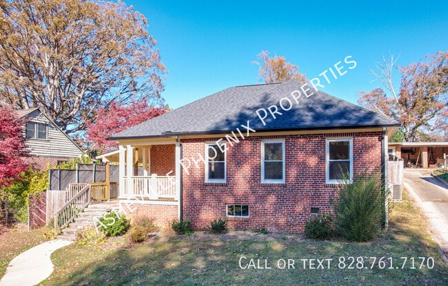 Building Photo - 8 Enka Oak St