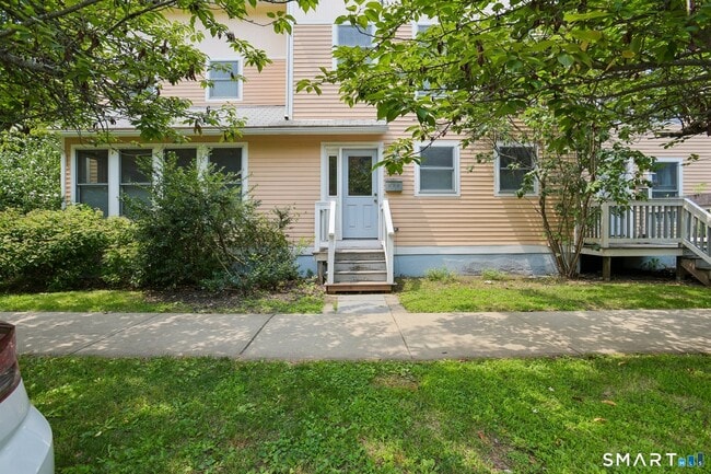 Building Photo - 23 Edwards St Unit 1