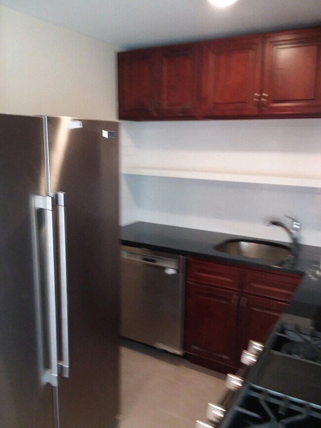 Photo - 2465 Lemoine Ave Unidad B