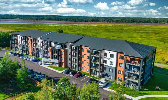 Building Photo - Place Sentier