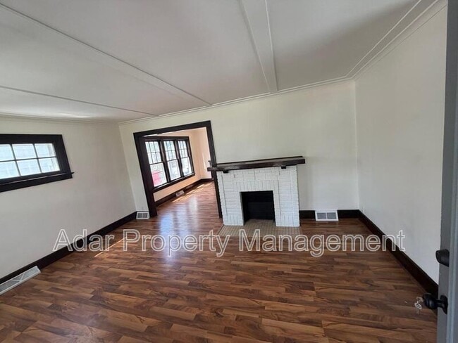 Photo - 610 Dryden Dr