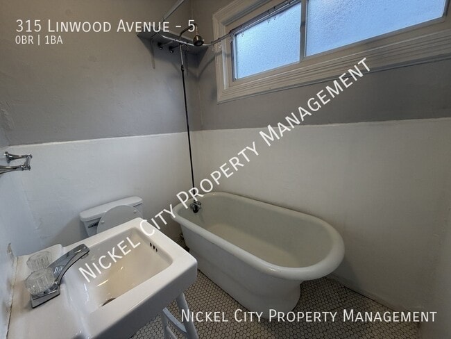 Photo - 315 Linwood Ave Unidad 5