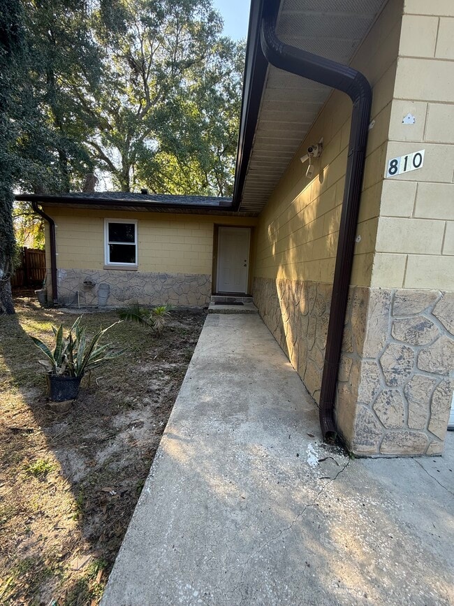 Photo - 810 N Hudson St