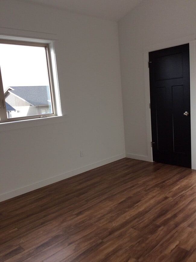 Photo - 3308 Sora Way