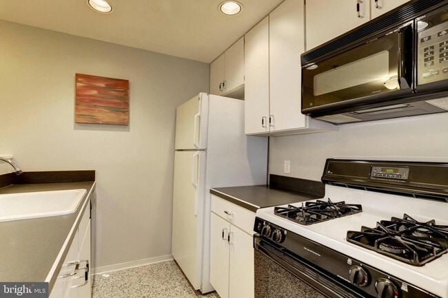 Photo - 1807 California St NW Unit 205