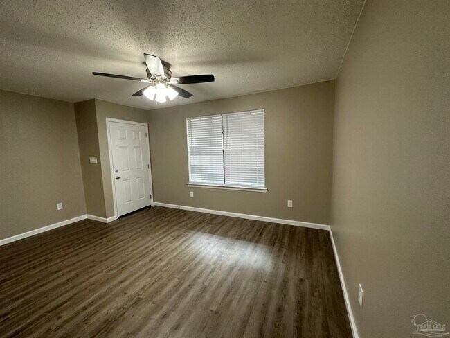 Photo - 8011 Kipling St